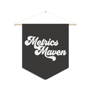 Metrics Maven retro, black pennant